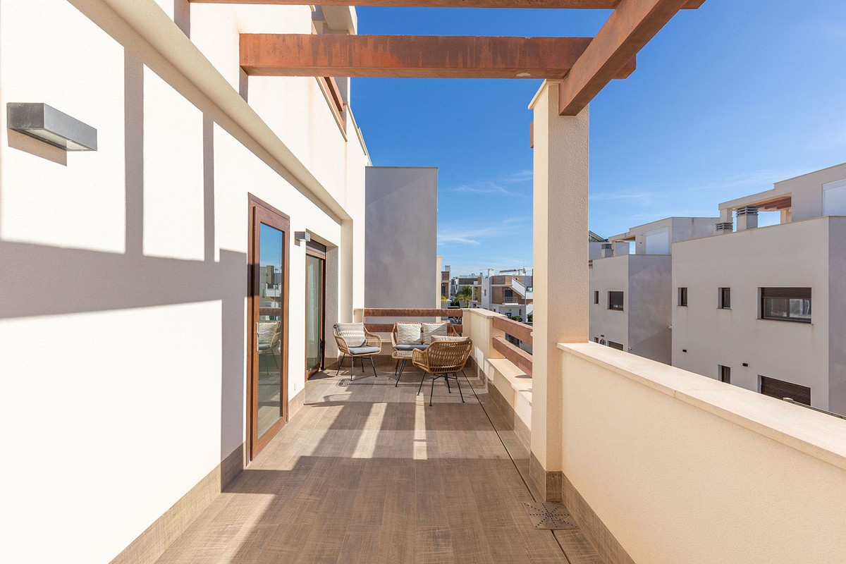For sale - 3 Bedroom 3 Bathroom House - Detached Villa in Rojales - Ciudad Quesada  - Alicante
