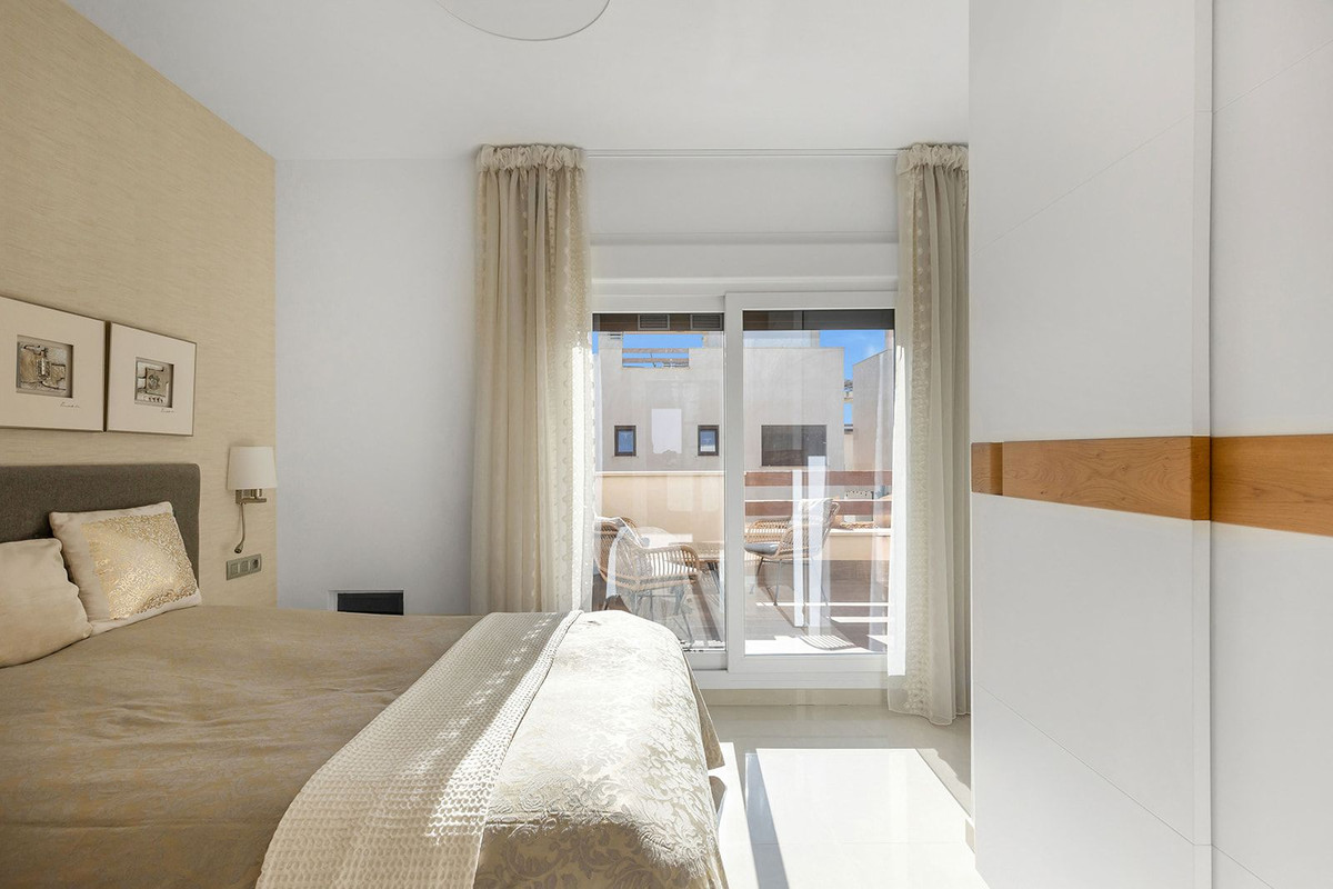 For sale - 3 Bedroom 3 Bathroom House - Detached Villa in Rojales - Ciudad Quesada  - Alicante