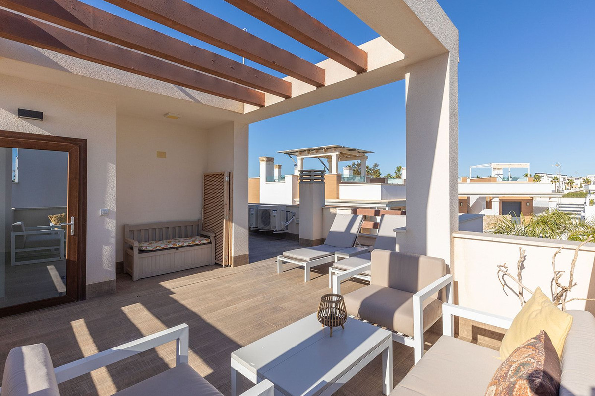 For sale - 3 Bedroom 3 Bathroom House - Detached Villa in Rojales - Ciudad Quesada  - Alicante