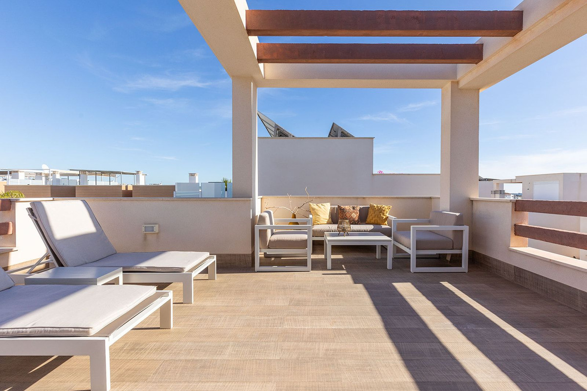 For sale - 3 Bedroom 3 Bathroom House - Detached Villa in Rojales - Ciudad Quesada  - Alicante