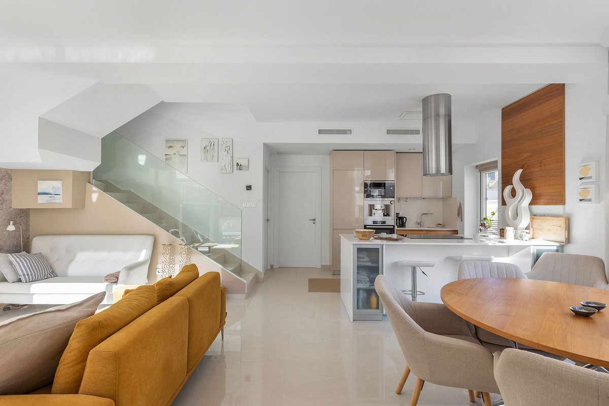 For sale - 3 Bedroom 3 Bathroom House - Detached Villa in Rojales - Ciudad Quesada  - Alicante