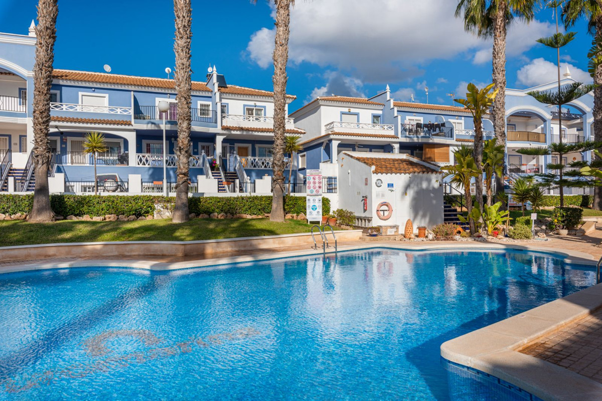 For sale - 4 Bedroom 4 Bathroom Townhouse in Ciudad Quesada - Ciudad Quesada  - Alicante