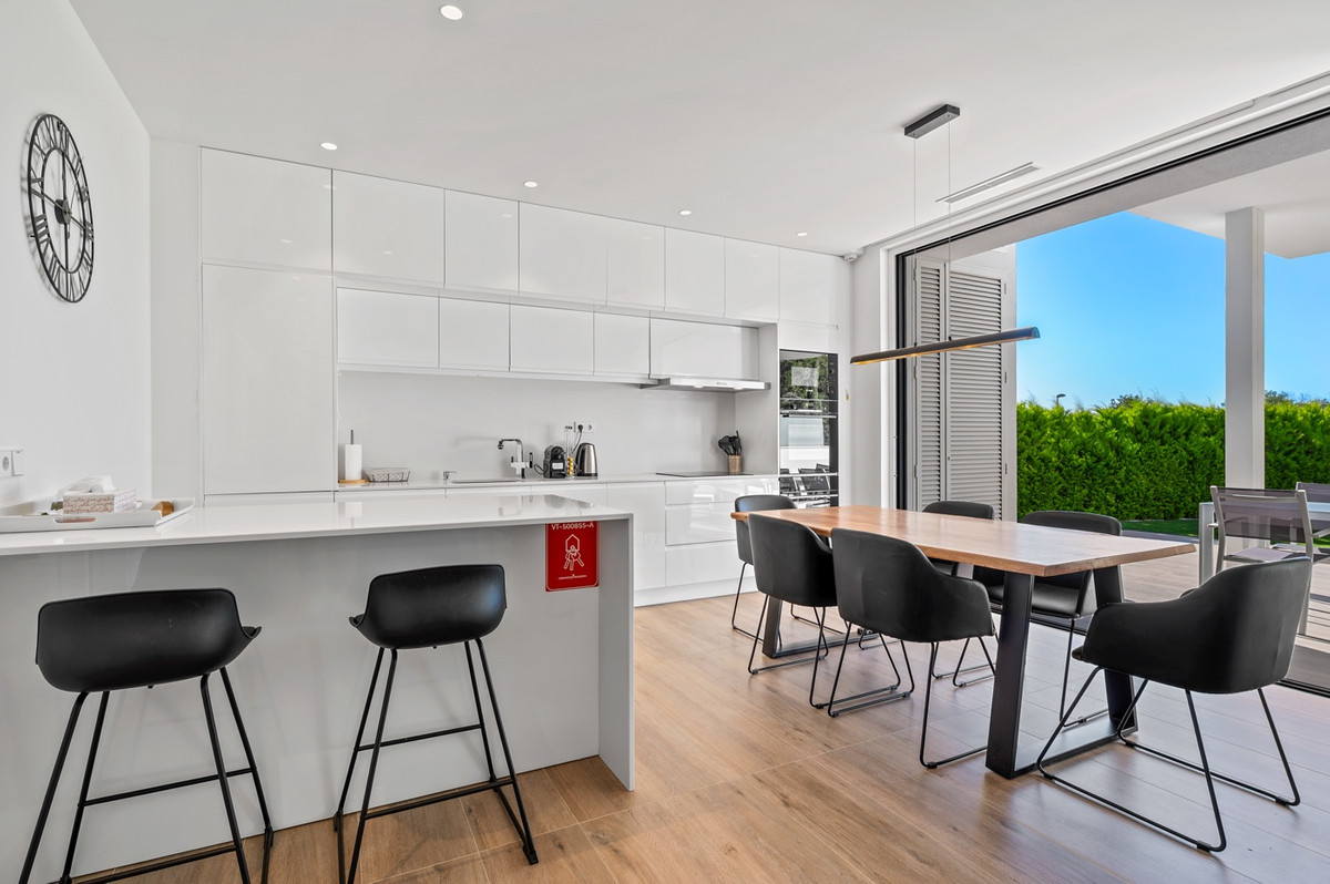 For sale - 2 Bedroom 2 Bathroom Apartment - Ground Floor Apartment in Orihuela - Las Colinas Golf  - Alicante