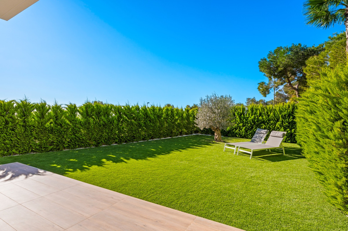 For sale - 2 Bedroom 2 Bathroom Apartment - Ground Floor Apartment in Orihuela - Las Colinas Golf  - Alicante