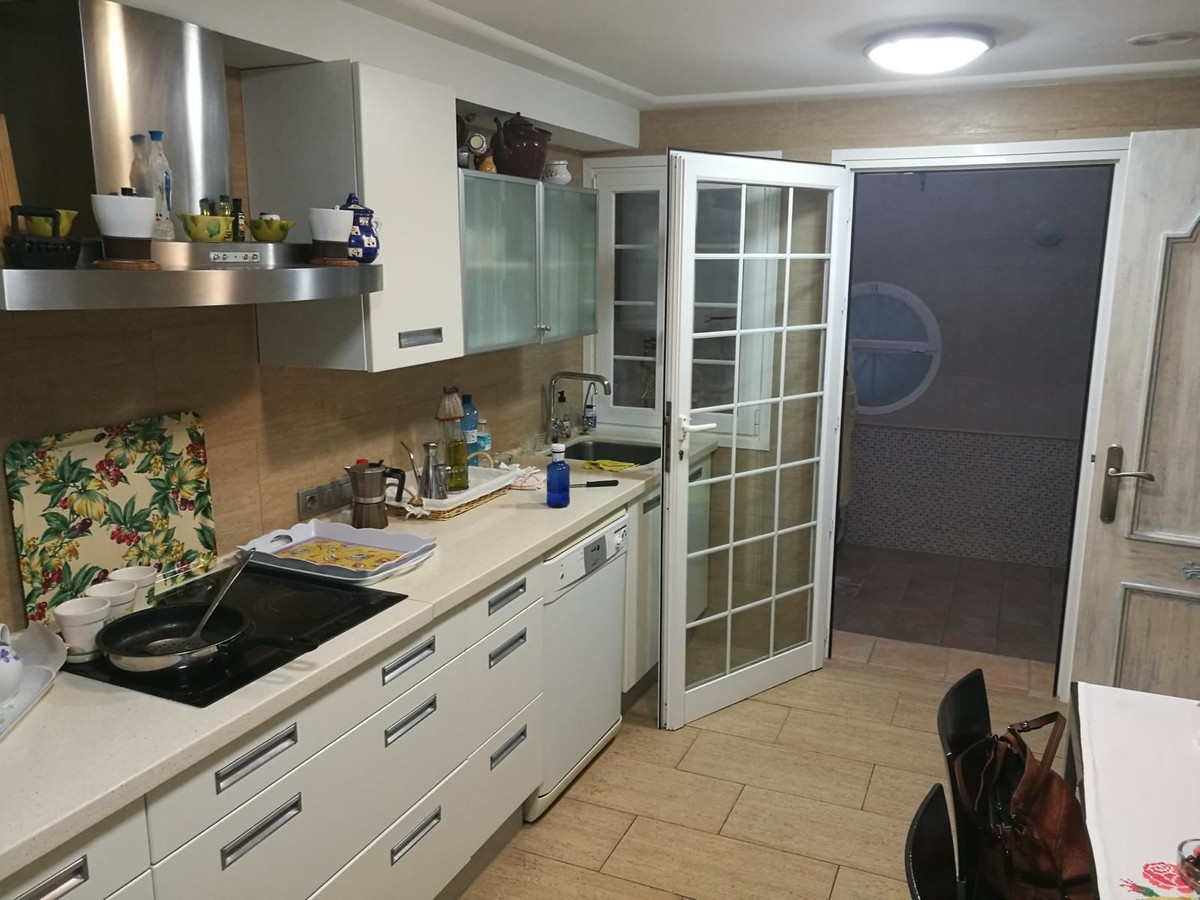 For sale - 4 Bedroom 4 Bathroom House - Detached Villa in Santa Pola - Santa Pola Centro  - Alicante