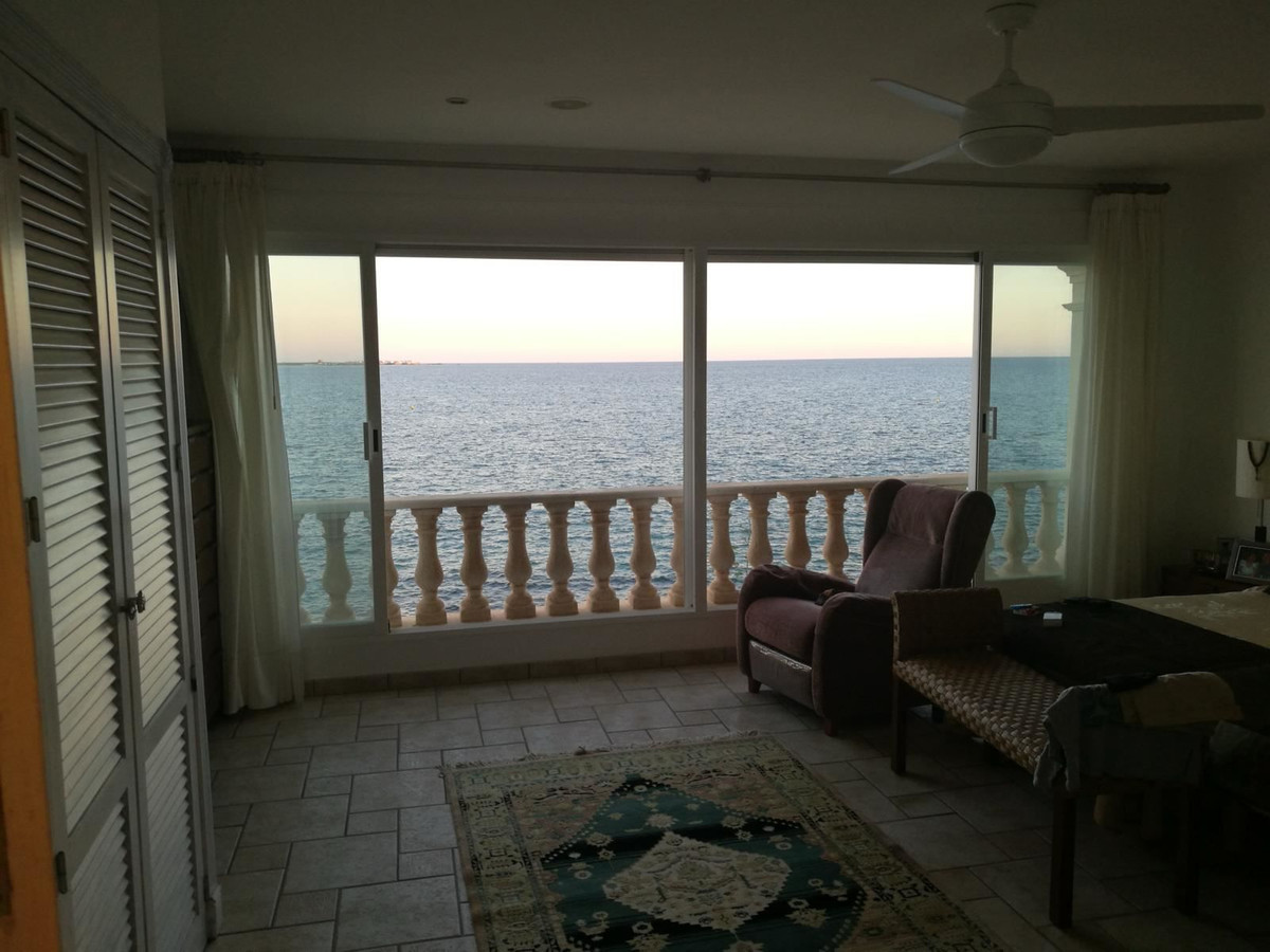 For sale - 4 Bedroom 4 Bathroom House - Detached Villa in Santa Pola - Santa Pola Centro  - Alicante