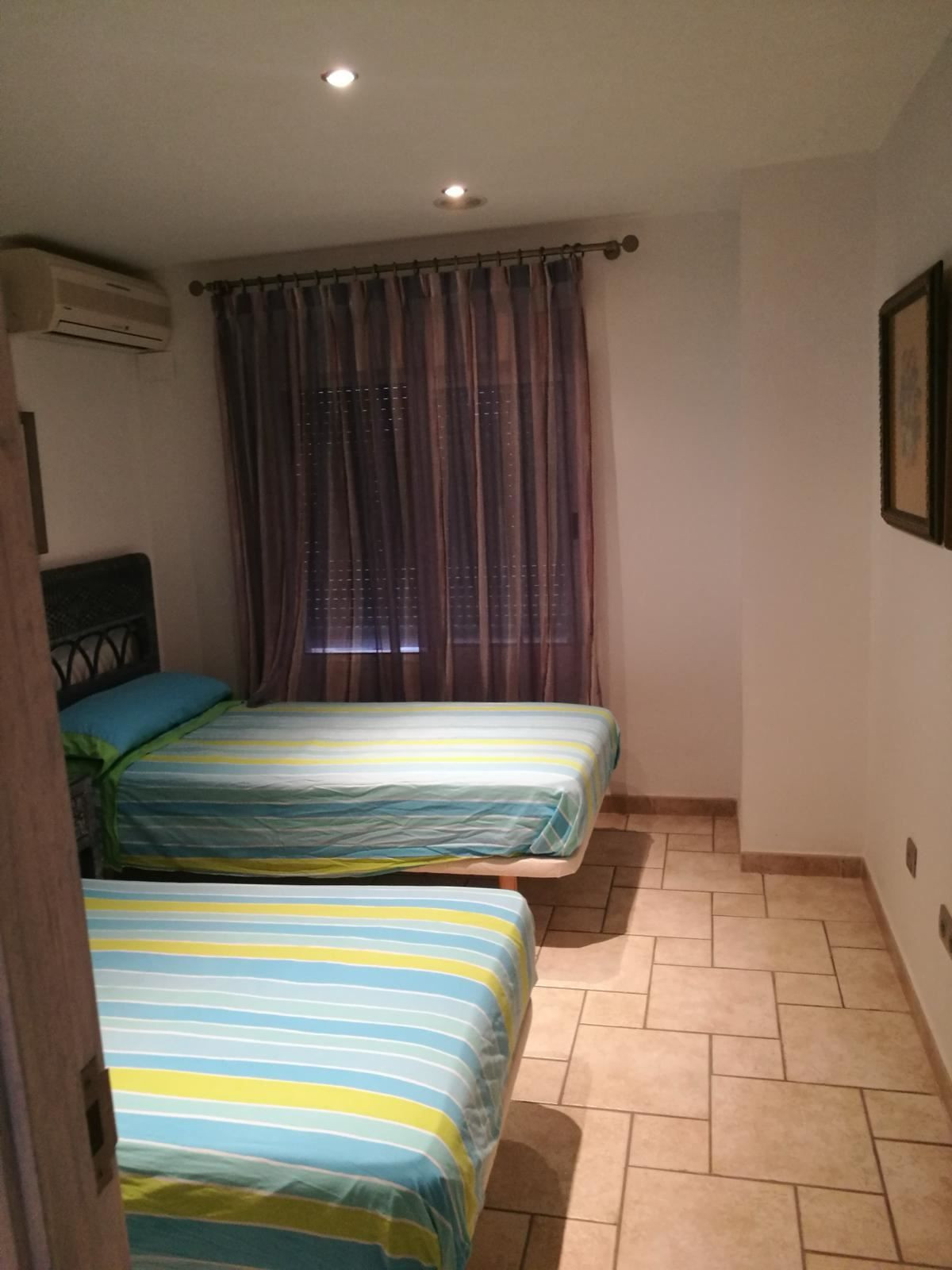 For sale - 4 Bedroom 4 Bathroom House - Detached Villa in Santa Pola - Santa Pola Centro  - Alicante