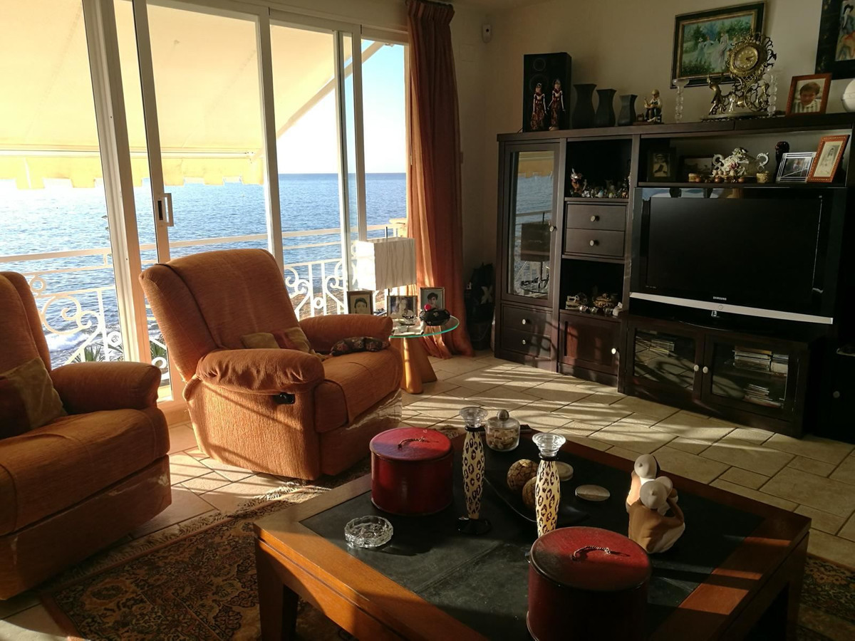 For sale - 4 Bedroom 4 Bathroom House - Detached Villa in Santa Pola - Santa Pola Centro  - Alicante