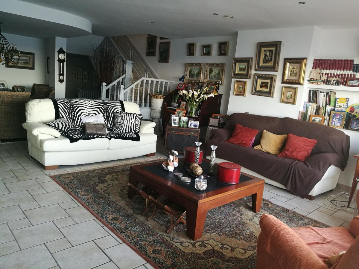 For sale - 4 Bedroom 4 Bathroom House - Detached Villa in Santa Pola - Santa Pola Centro  - Alicante