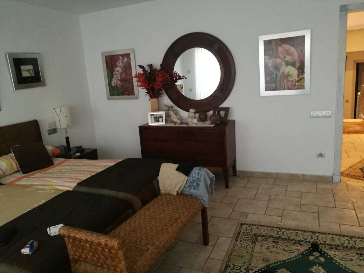 For sale - 4 Bedroom 4 Bathroom House - Detached Villa in Santa Pola - Santa Pola Centro  - Alicante
