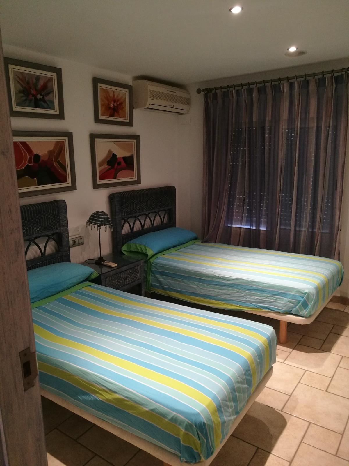 For sale - 4 Bedroom 4 Bathroom House - Detached Villa in Santa Pola - Santa Pola Centro  - Alicante