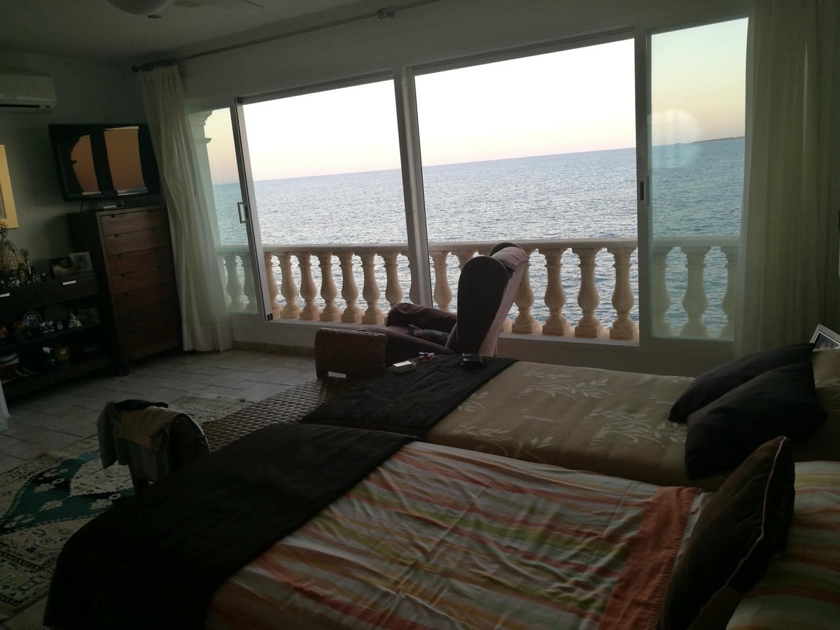 For sale - 4 Bedroom 4 Bathroom House - Detached Villa in Santa Pola - Santa Pola Centro  - Alicante