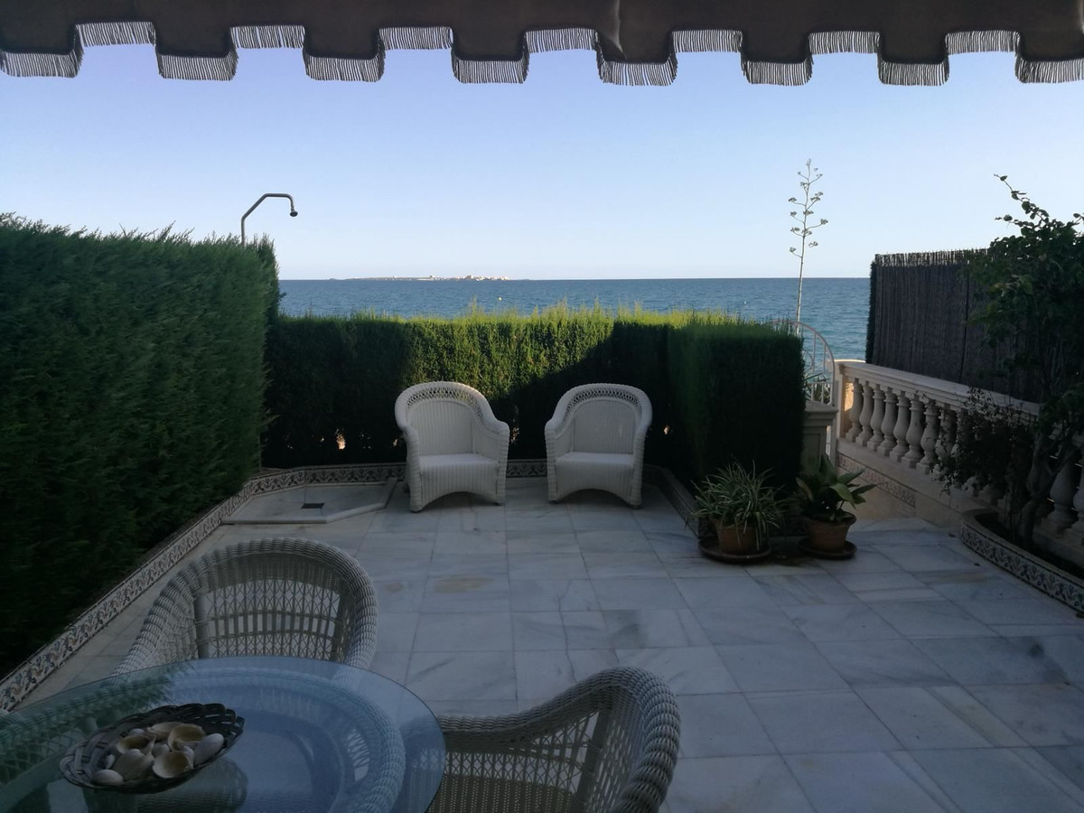 For sale - 4 Bedroom 4 Bathroom House - Detached Villa in Santa Pola - Santa Pola Centro  - Alicante