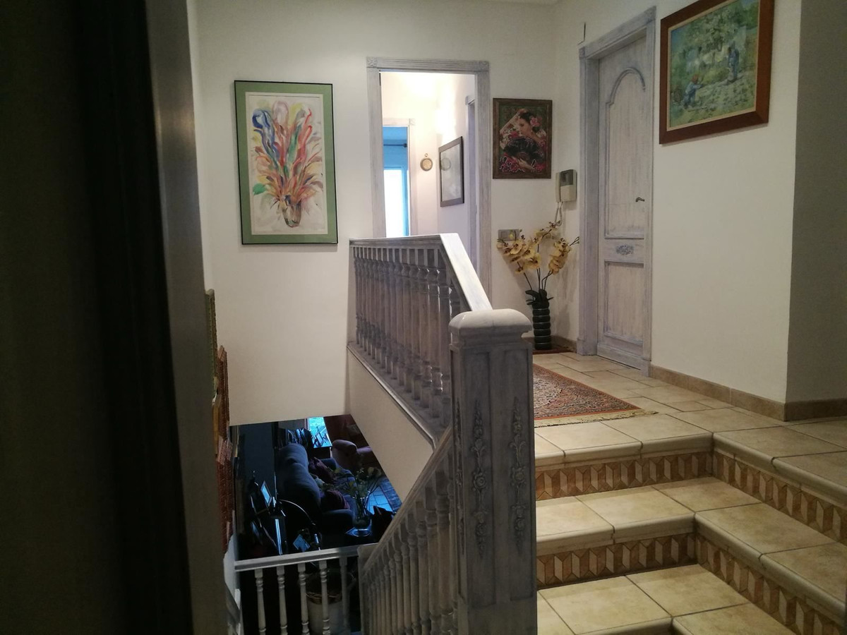 For sale - 4 Bedroom 4 Bathroom House - Detached Villa in Santa Pola - Santa Pola Centro  - Alicante
