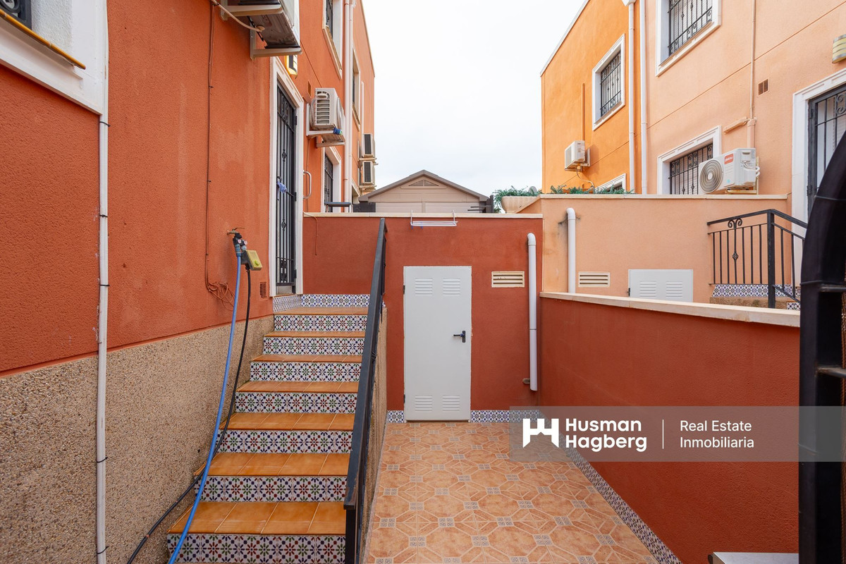For sale - 3 Bedroom 2 Bathroom House - Townhouse in Los Montesinos - Los Montesinos Centro  - Alicante