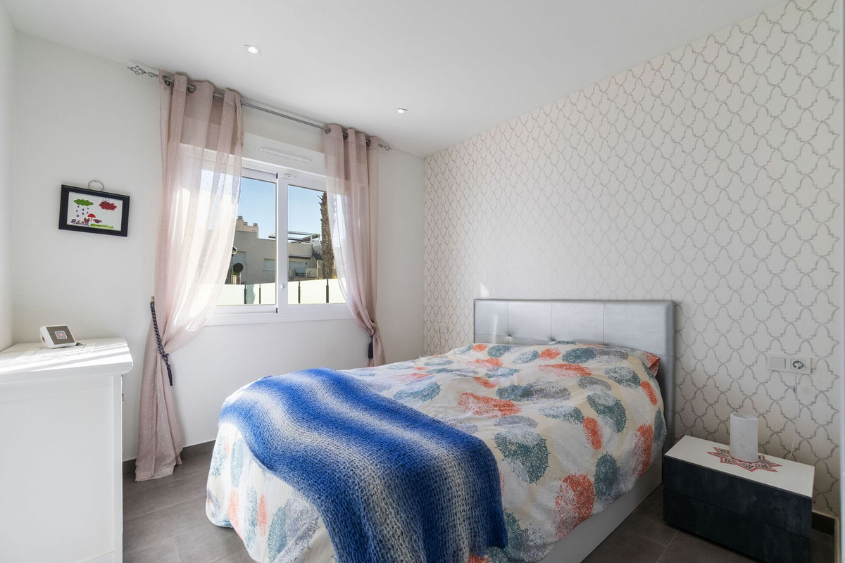 For sale - 2 Bedroom 2 Bathroom Apartment - Ground Floor Apartment in Torrevieja - Torrevieja Centro  - Alicante