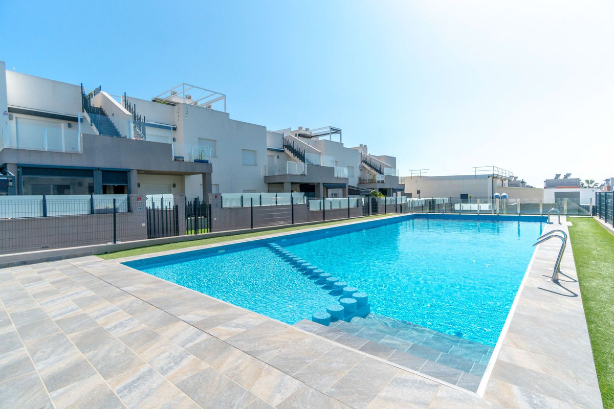 For sale - 2 Bedroom 2 Bathroom Apartment - Ground Floor Apartment in Torrevieja - Torrevieja Centro  - Alicante