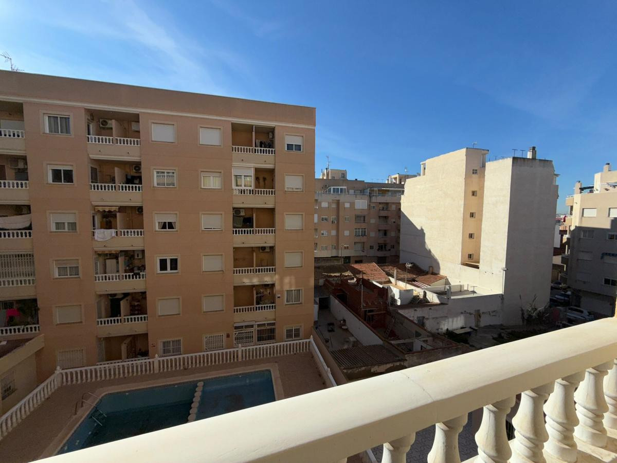 For sale - 1 Bedroom 1 Bathroom Apartment - Middle Floor Apartment in Torrevieja - Torrevieja Centro  - Alicante