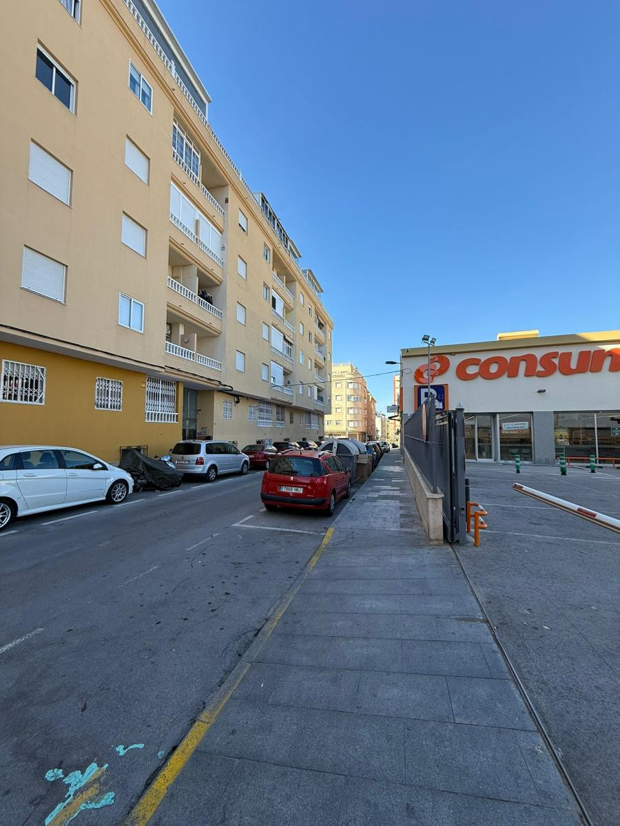 For sale - 1 Bedroom 1 Bathroom Apartment - Middle Floor Apartment in Torrevieja - Torrevieja Centro  - Alicante