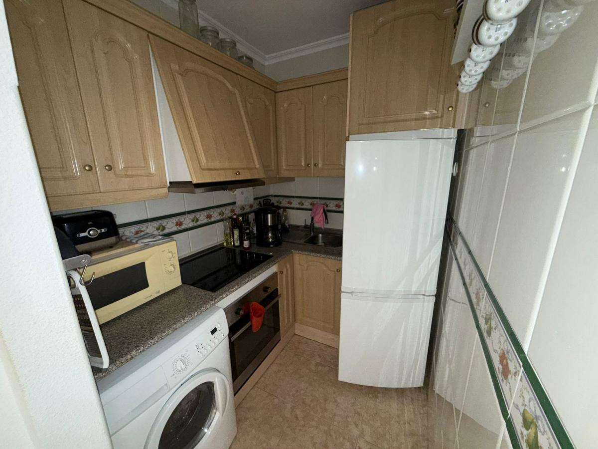 For sale - 1 Bedroom 1 Bathroom Apartment - Middle Floor Apartment in Torrevieja - Torrevieja Centro  - Alicante