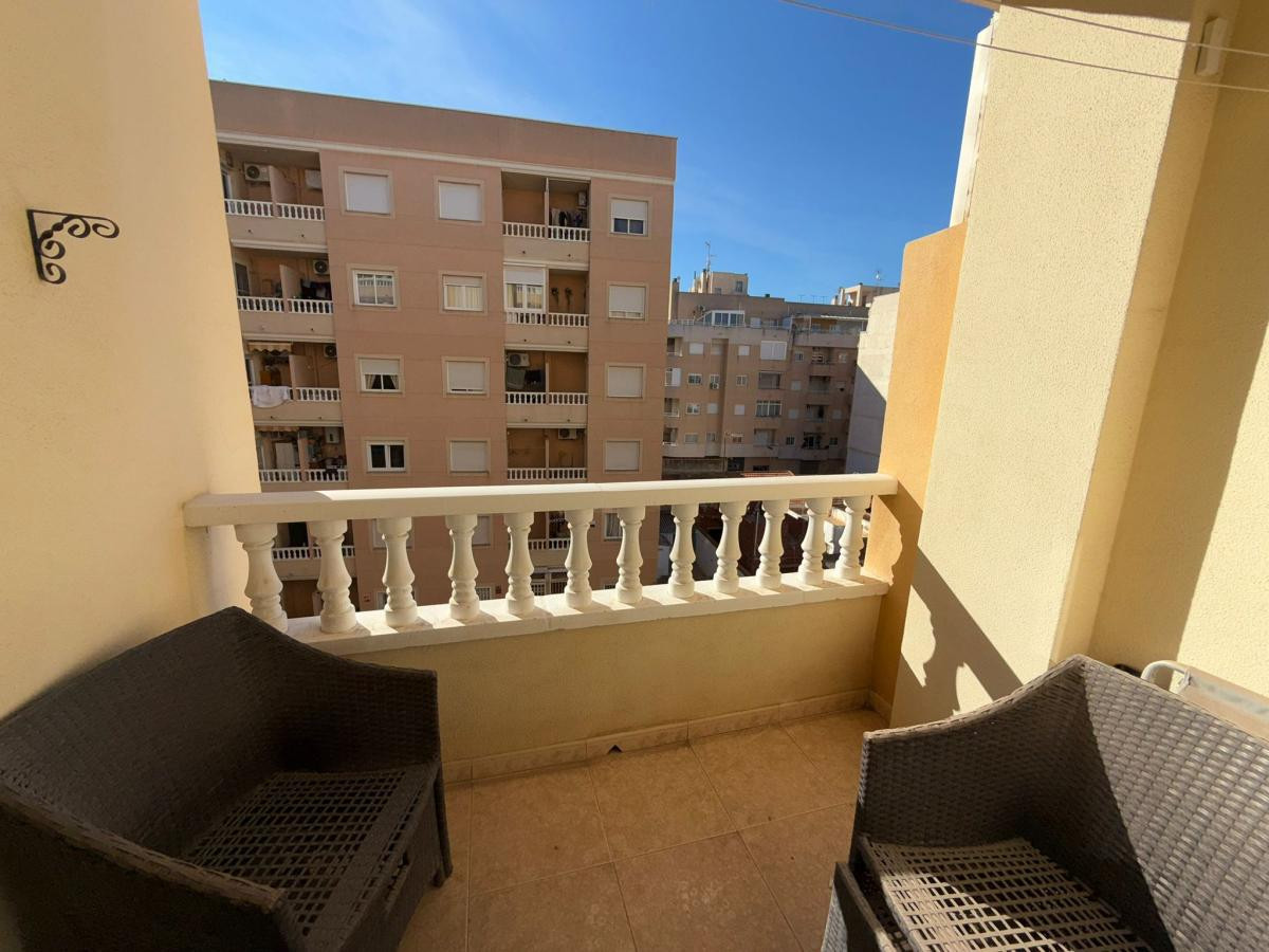 For sale - 1 Bedroom 1 Bathroom Apartment - Middle Floor Apartment in Torrevieja - Torrevieja Centro  - Alicante
