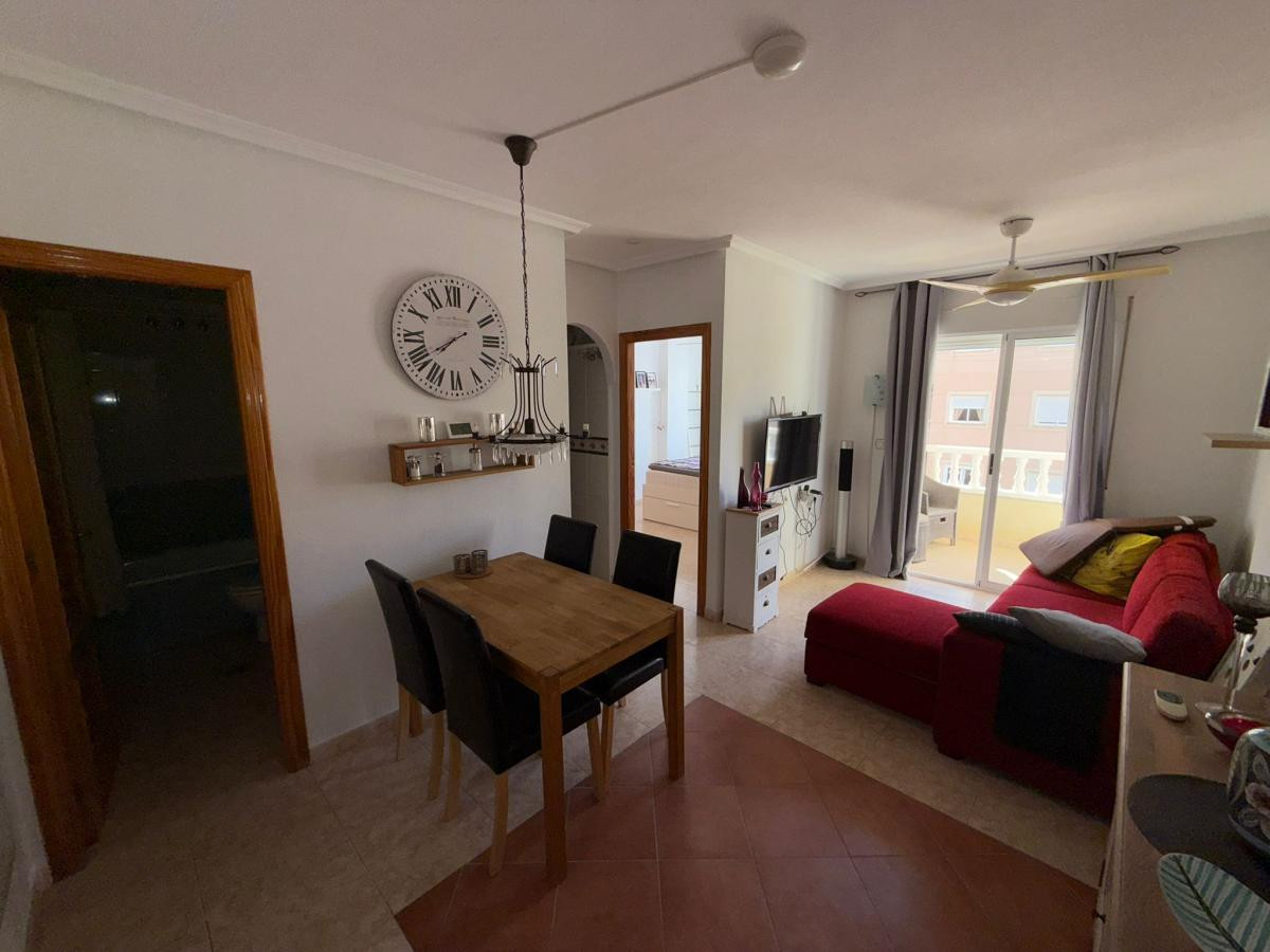 For sale - 1 Bedroom 1 Bathroom Apartment - Middle Floor Apartment in Torrevieja - Torrevieja Centro  - Alicante