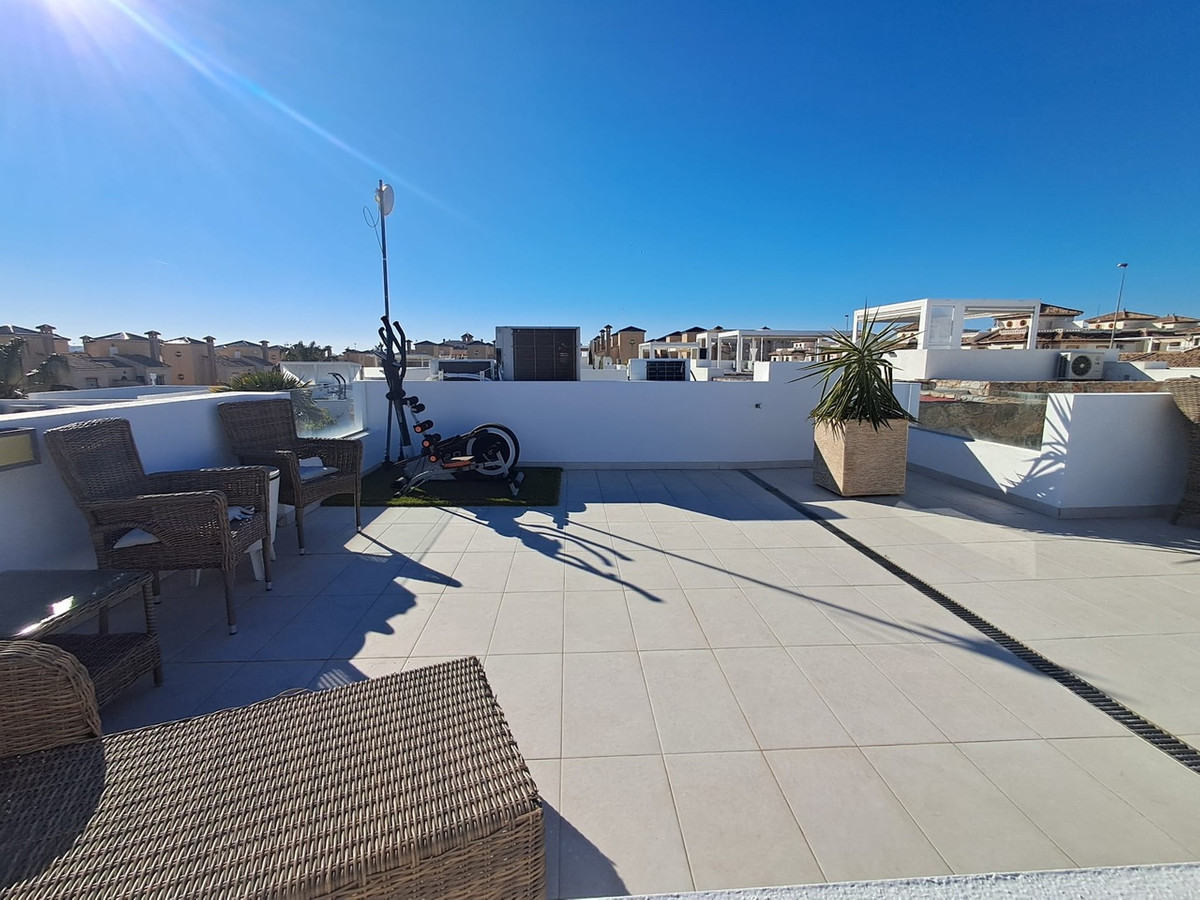 Sold - 3 Bedroom 2 Bathroom Detached Villa in Lomas de Cabo Roig - Cabo Roig  - Alicante