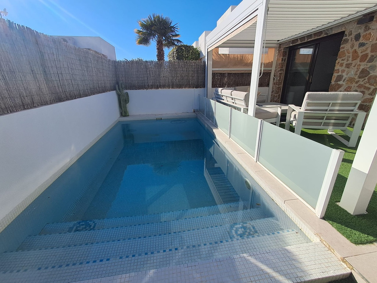 Sold - 3 Bedroom 2 Bathroom Detached Villa in Lomas de Cabo Roig - Cabo Roig  - Alicante