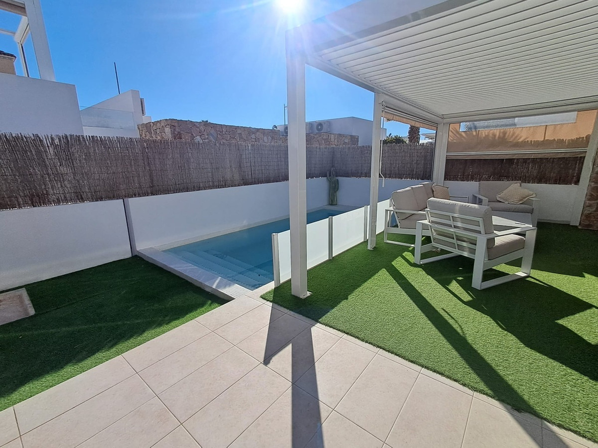 Sold - 3 Bedroom 2 Bathroom Detached Villa in Lomas de Cabo Roig - Cabo Roig  - Alicante