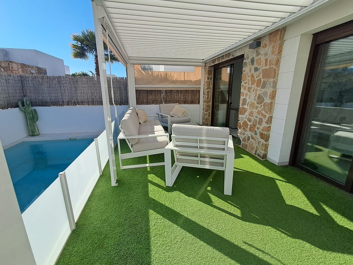 Sold - 3 Bedroom 2 Bathroom Detached Villa in Lomas de Cabo Roig - Cabo Roig  - Alicante