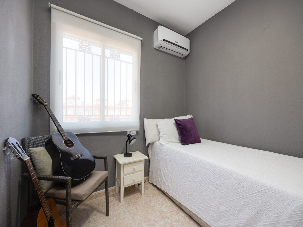 For sale - 2 Bedroom 2 Bathroom House - Townhouse in Torrevieja - Torrevieja Centro  - Alicante