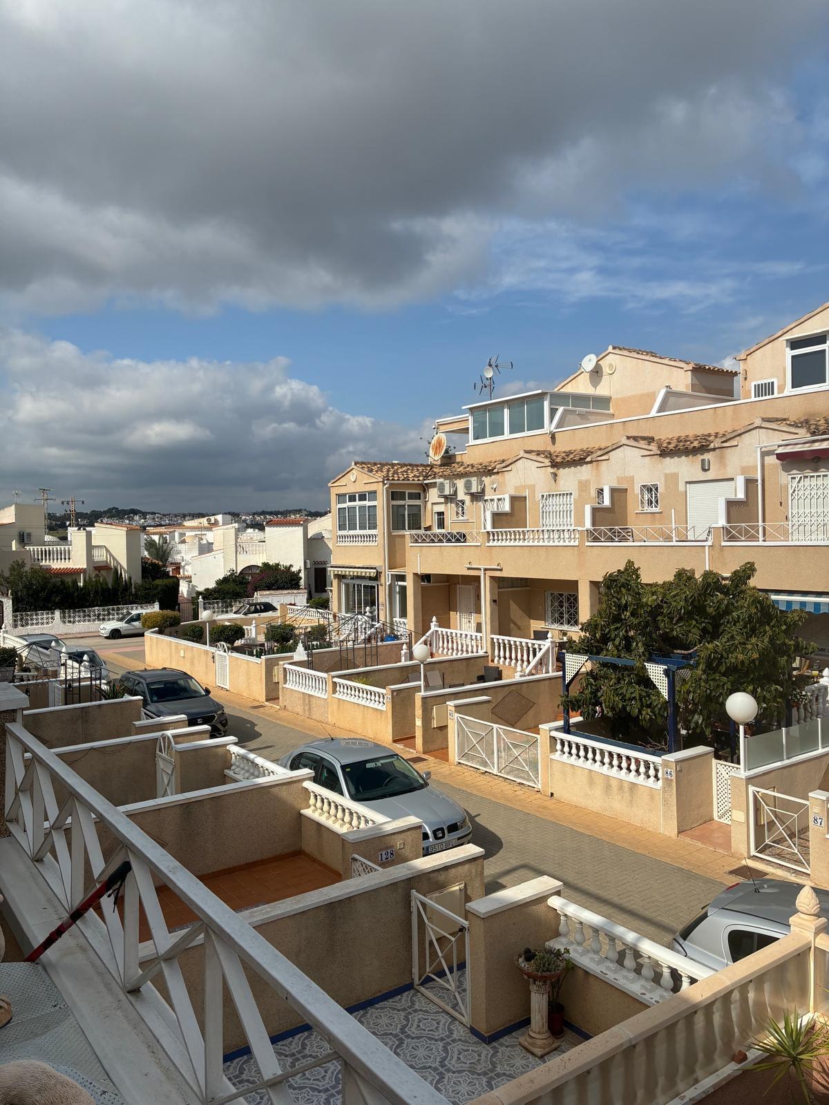 For sale - 2 Bedroom 1 Bathroom Bungalow in Orihuela Costa - Los Almendros-la Florida  - Alicante