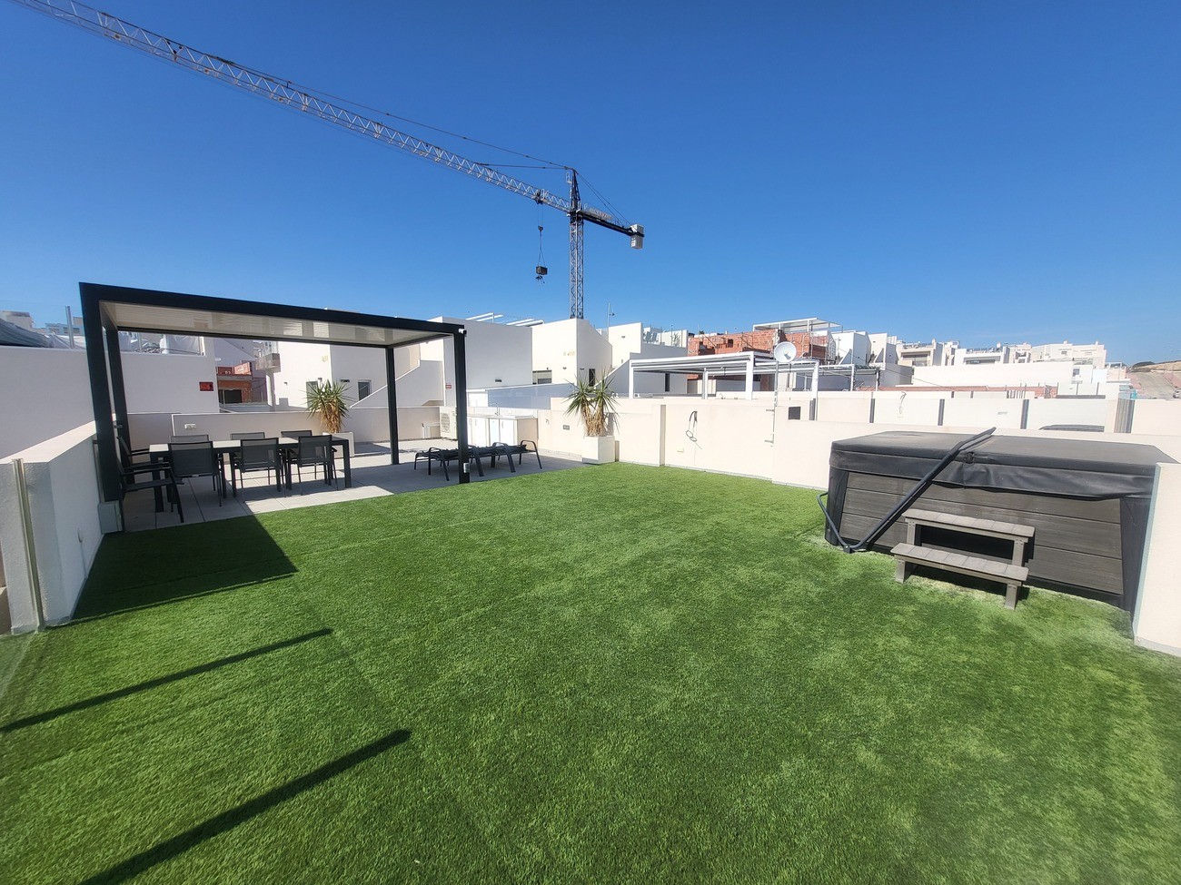 For sale - 3 Bedroom 2 Bathroom Villa in Villamartin - Costa Blanca  - Alicante