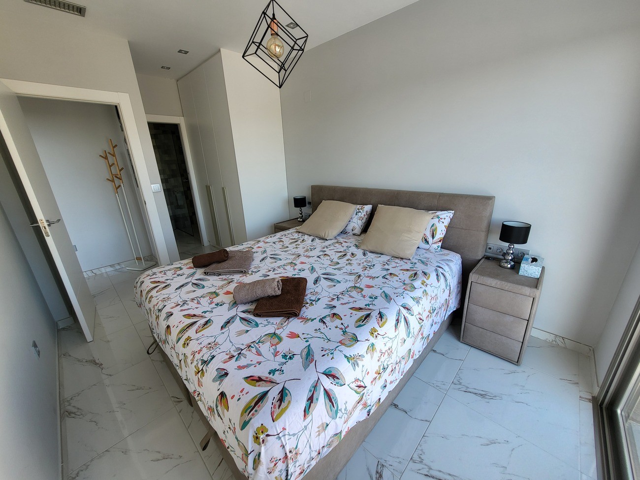 For sale - 3 Bedroom 2 Bathroom Villa in Villamartin - Costa Blanca  - Alicante