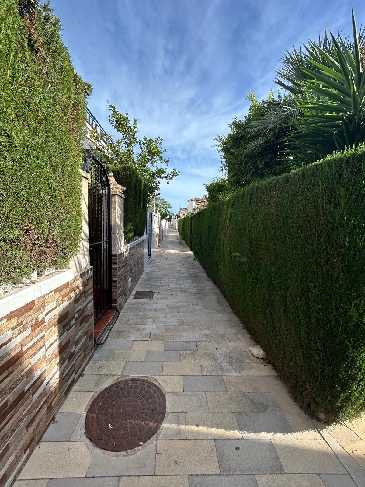 For sale - 2 Bedroom 1 Bathroom Duplex in Orihuela Costa - Punta Prima  - Alicante