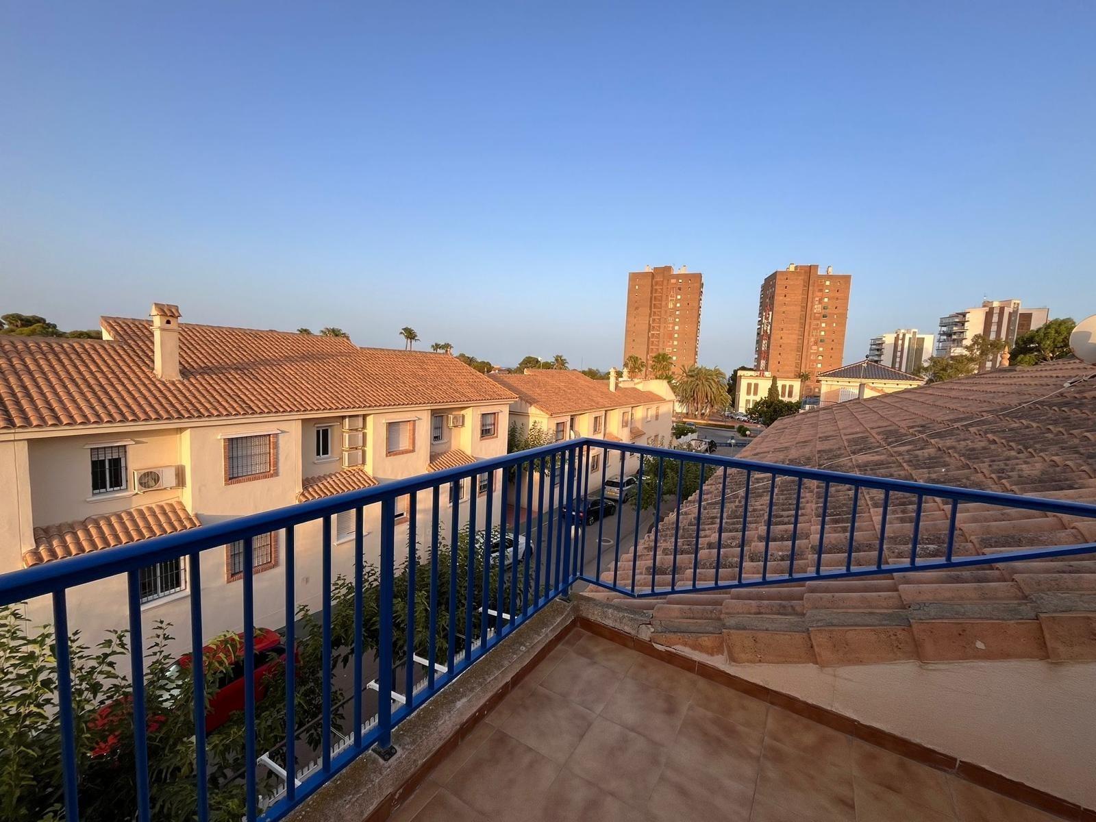 For sale - 3 Bedroom 2 Bathroom Town House in Orihuela Costa - Campoamor  - Alicante