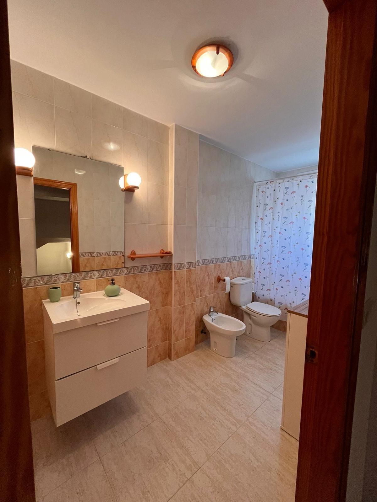 For sale - 3 Bedroom 2 Bathroom Town House in Orihuela Costa - Campoamor  - Alicante