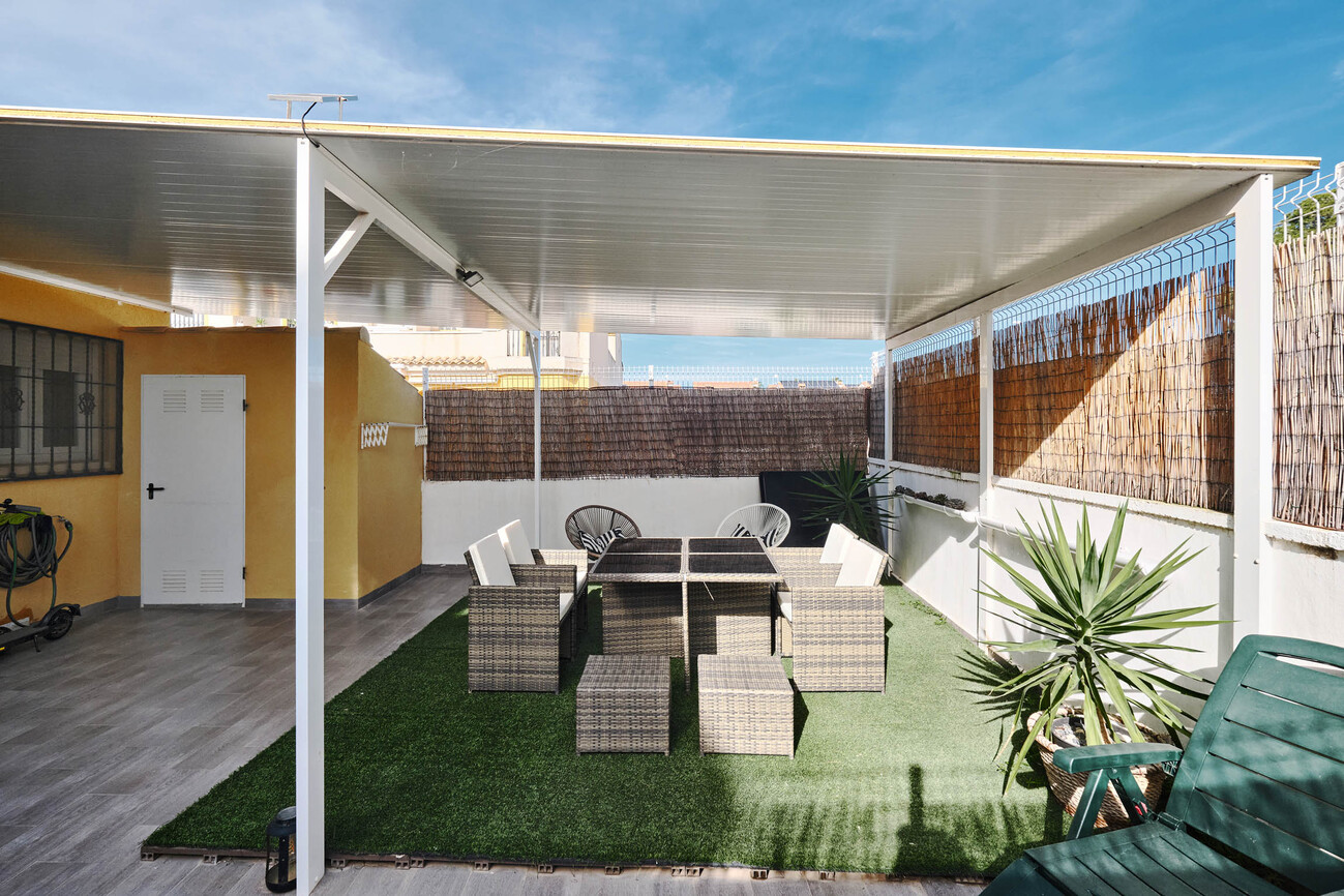 For sale - 3 Bedroom 1 Bathroom Semi Detached in Guardamar del Segura - El Raso  - Alicante