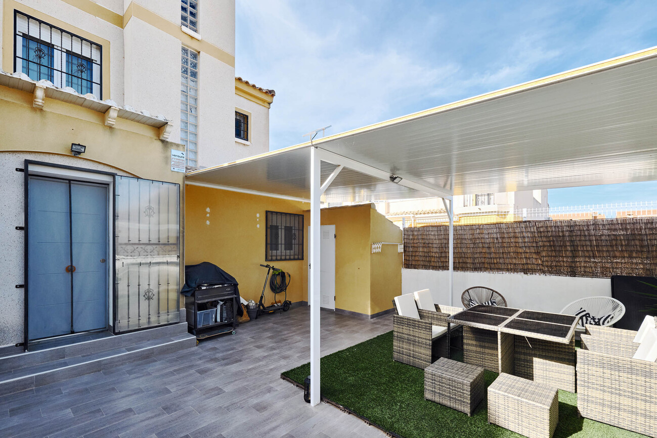 For sale - 3 Bedroom 1 Bathroom Semi Detached in Guardamar del Segura - El Raso  - Alicante