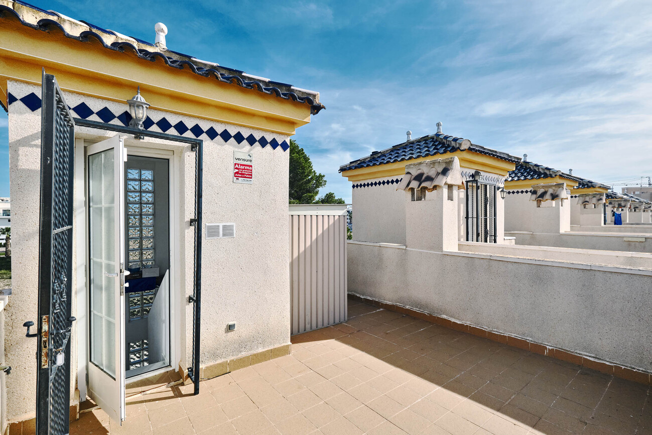 For sale - 3 Bedroom 1 Bathroom Semi Detached in Guardamar del Segura - El Raso  - Alicante