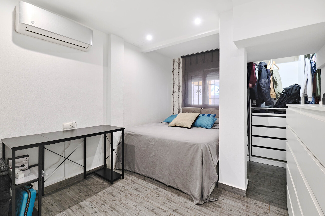 For sale - 3 Bedroom 1 Bathroom Semi Detached in Guardamar del Segura - El Raso  - Alicante