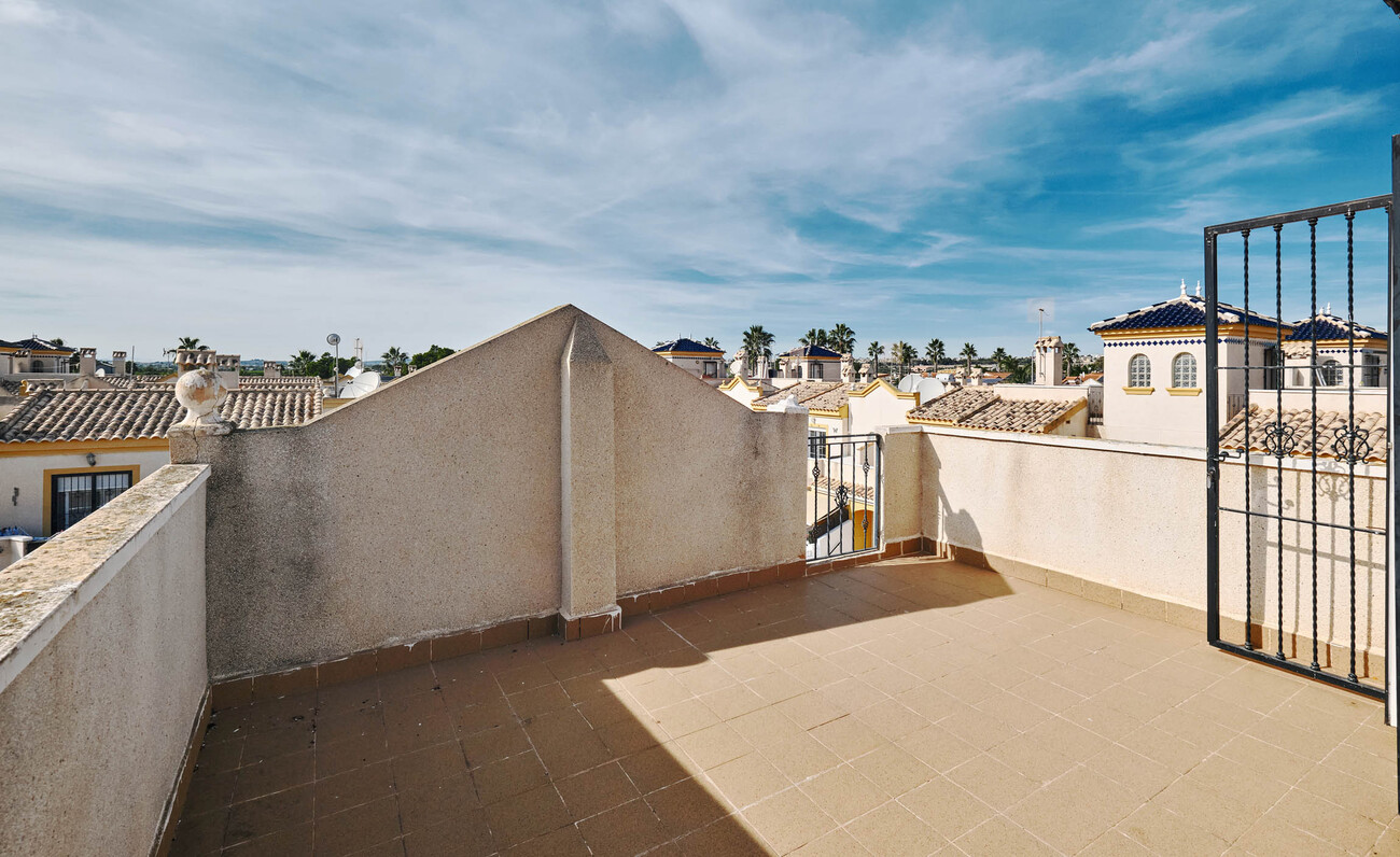 For sale - 3 Bedroom 1 Bathroom Semi Detached in Guardamar del Segura - El Raso  - Alicante