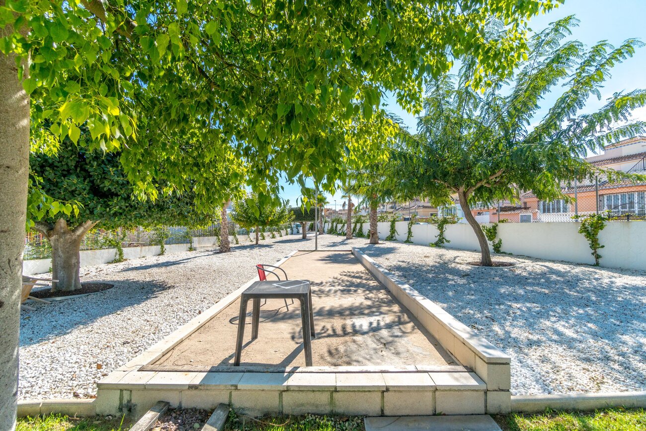 For sale - 2 Bedroom 1 Bathroom Semi Detached in Villamartin -  - Alicante