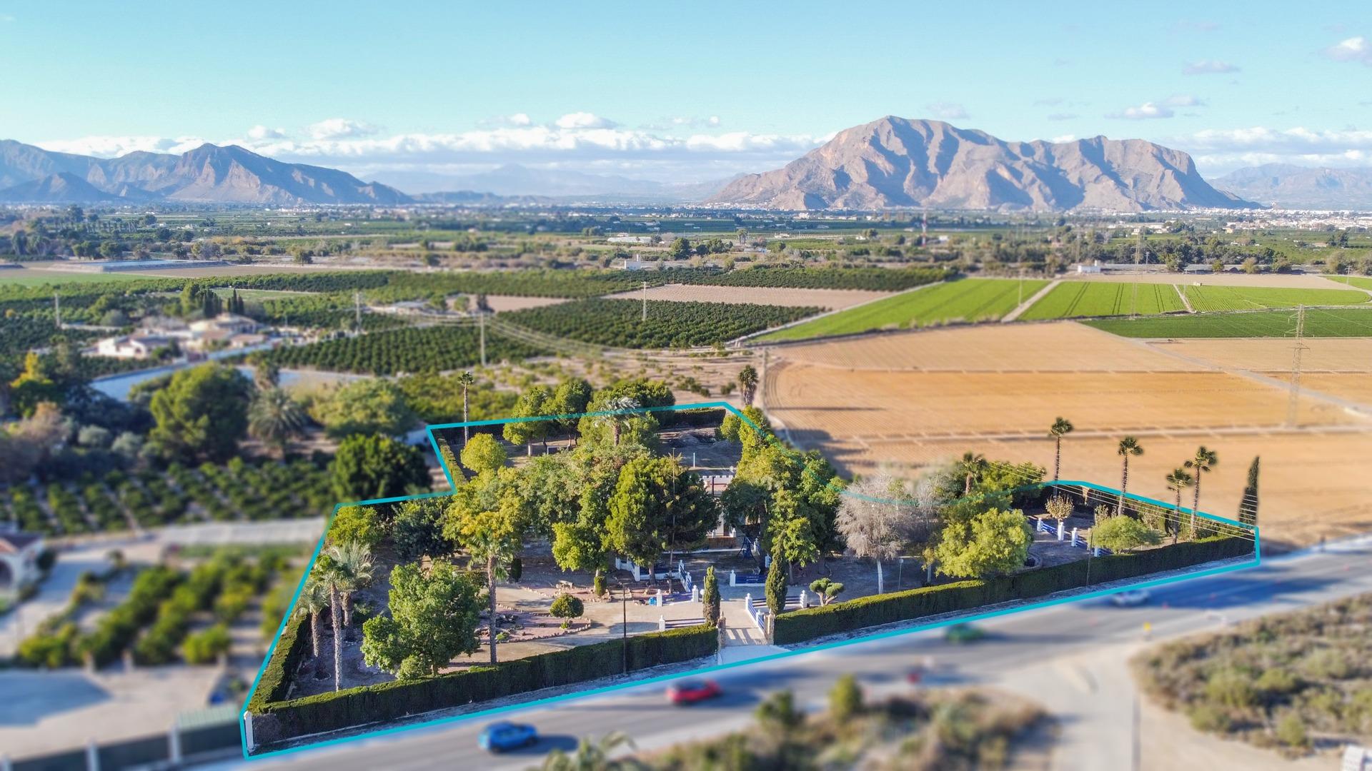 For sale - 4 Bedroom 1 Bathroom Villa in Orihuela - Orihuela  - Alicante