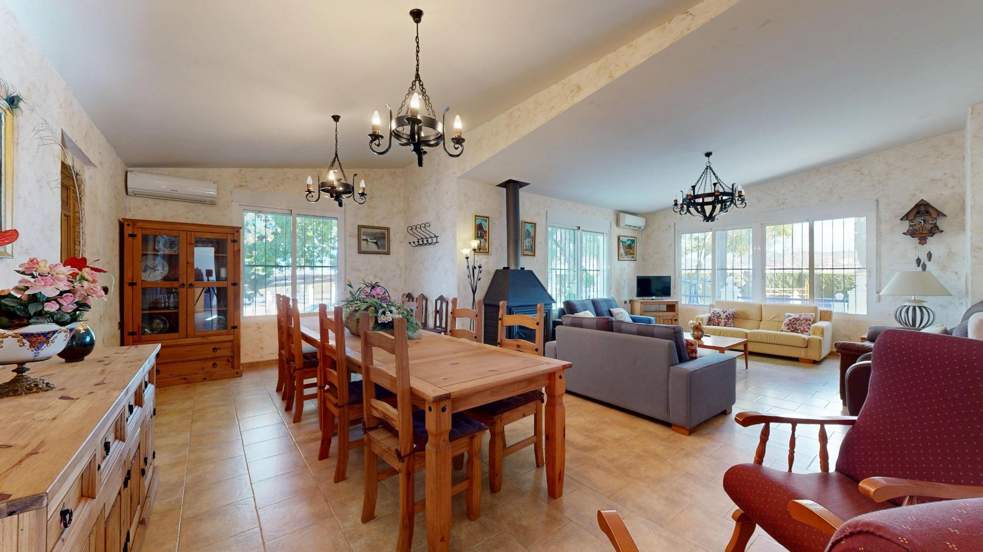 For sale - 4 Bedroom 1 Bathroom Villa in Orihuela - Orihuela  - Alicante