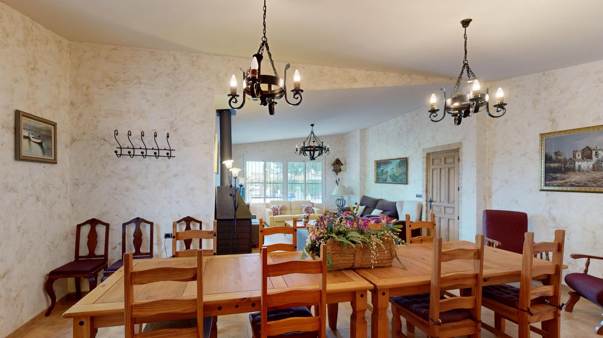 For sale - 4 Bedroom 1 Bathroom Villa in Orihuela - Orihuela  - Alicante