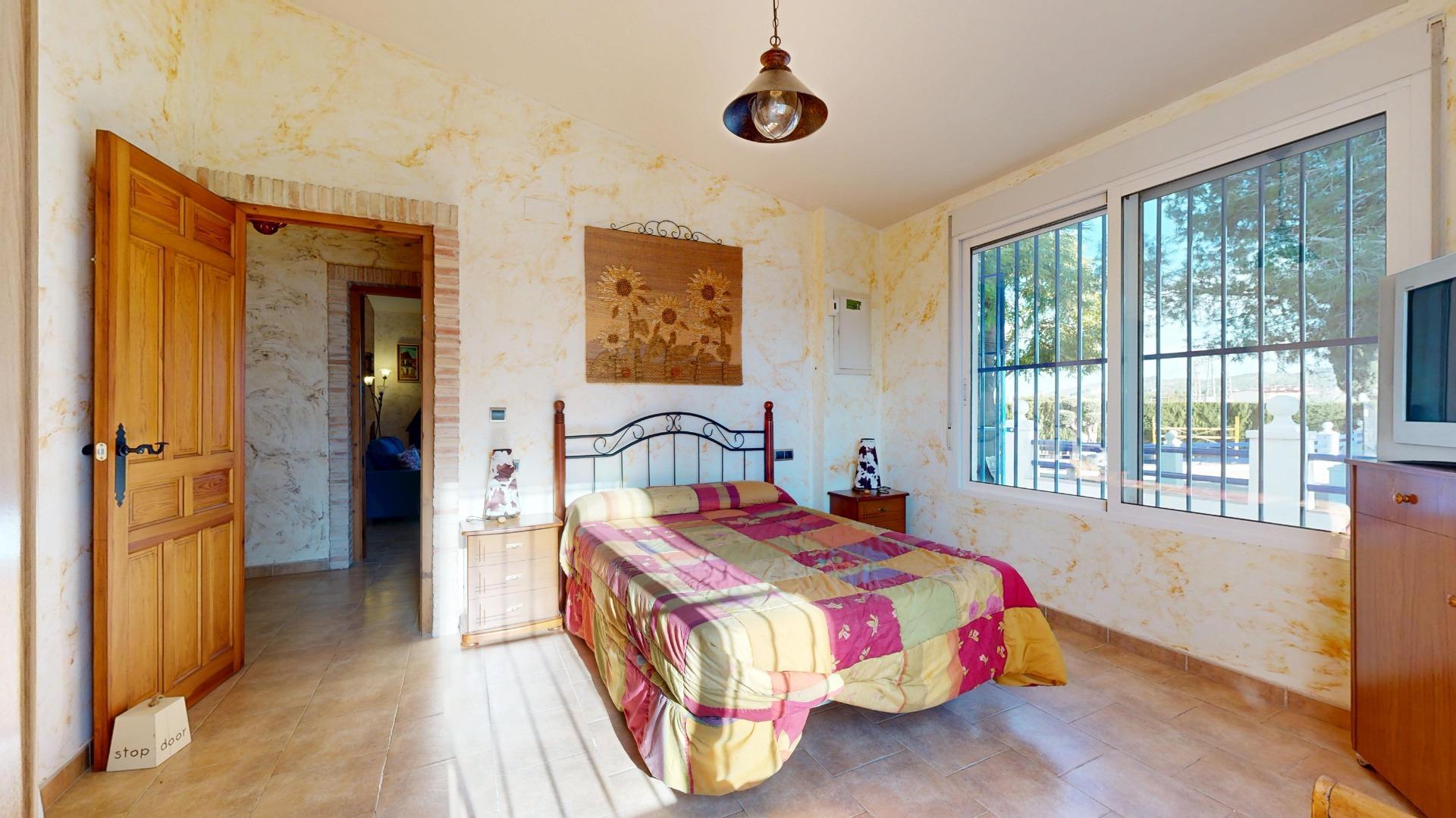 For sale - 4 Bedroom 1 Bathroom Villa in Orihuela - Orihuela  - Alicante