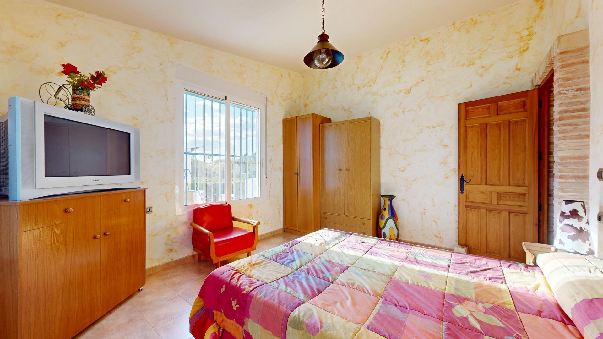 For sale - 4 Bedroom 1 Bathroom Villa in Orihuela - Orihuela  - Alicante