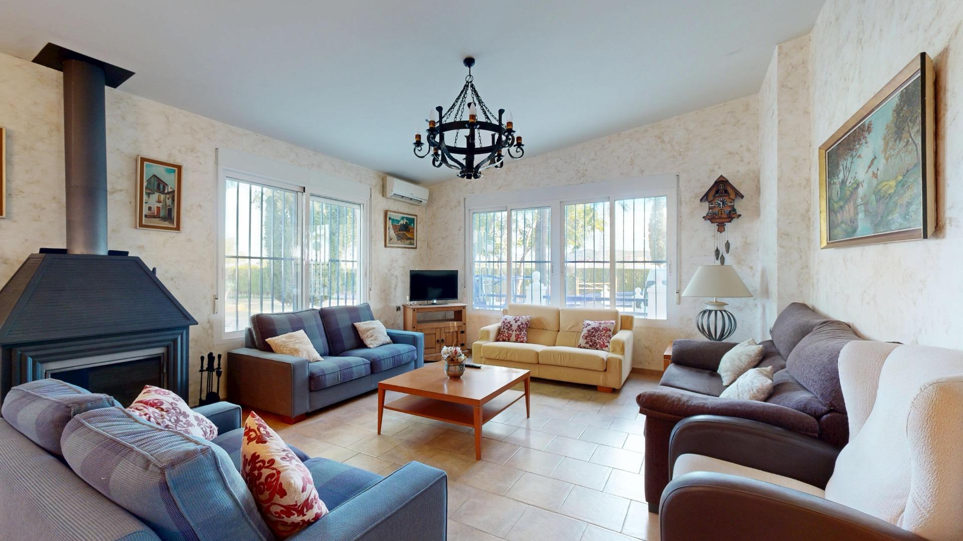 For sale - 4 Bedroom 1 Bathroom Villa in Orihuela - Orihuela  - Alicante