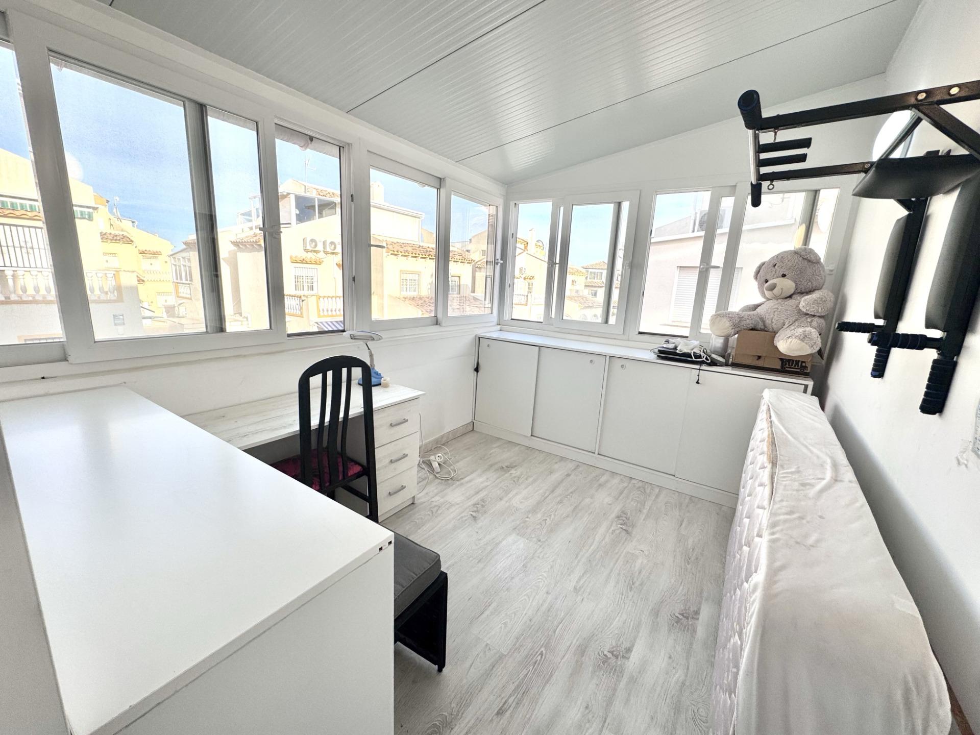 For sale - 5 Bedroom 2 Bathroom Town House in Orihuela Costa - Playa Flamenca  - Alicante